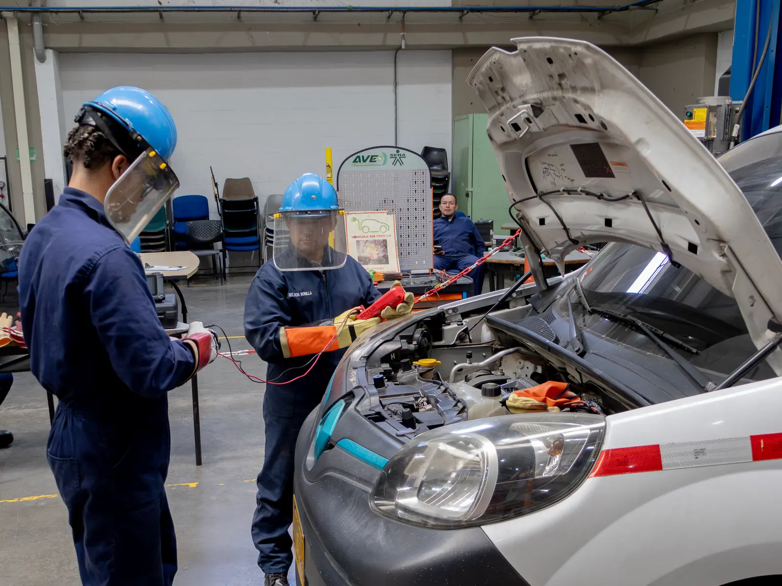 Mantenimiento de Sistemas de Propulsión Eléctrica e Híbrida Automotriz - foto 7